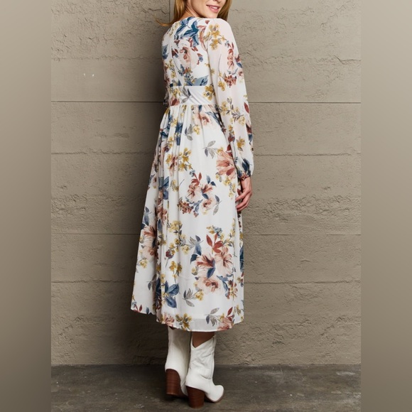 NEW HYFVE OnTheLand Good Day Chiffon Floral Print Long Sleeve Maxi Dress - Picture 5 of 5